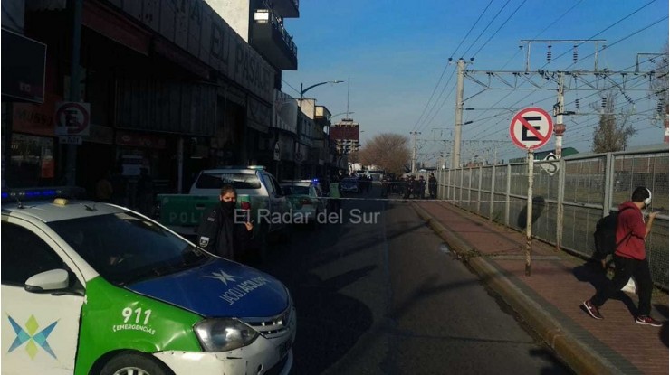 Fue abatido tras intentar apuñalar a un policía